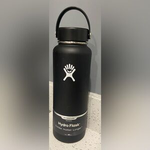 Hydro Flask Black Bottle